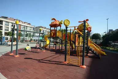 Karadeniz Katlı Otopark Üstü Park — Park, Bahçelievler, İstanbul
