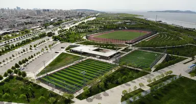 İBB Orhangazi Şehir Parkı — Fitness Center, Artificial-Turf Football Pitch, Football Pitch, Tennis Court, Athletics Track, Maltepe, İstanbul