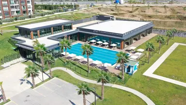 Koral Berkin Kutlu Spor Tesisi ve Yüzme Havuzu — pool, Beylikdüzü, İstanbul